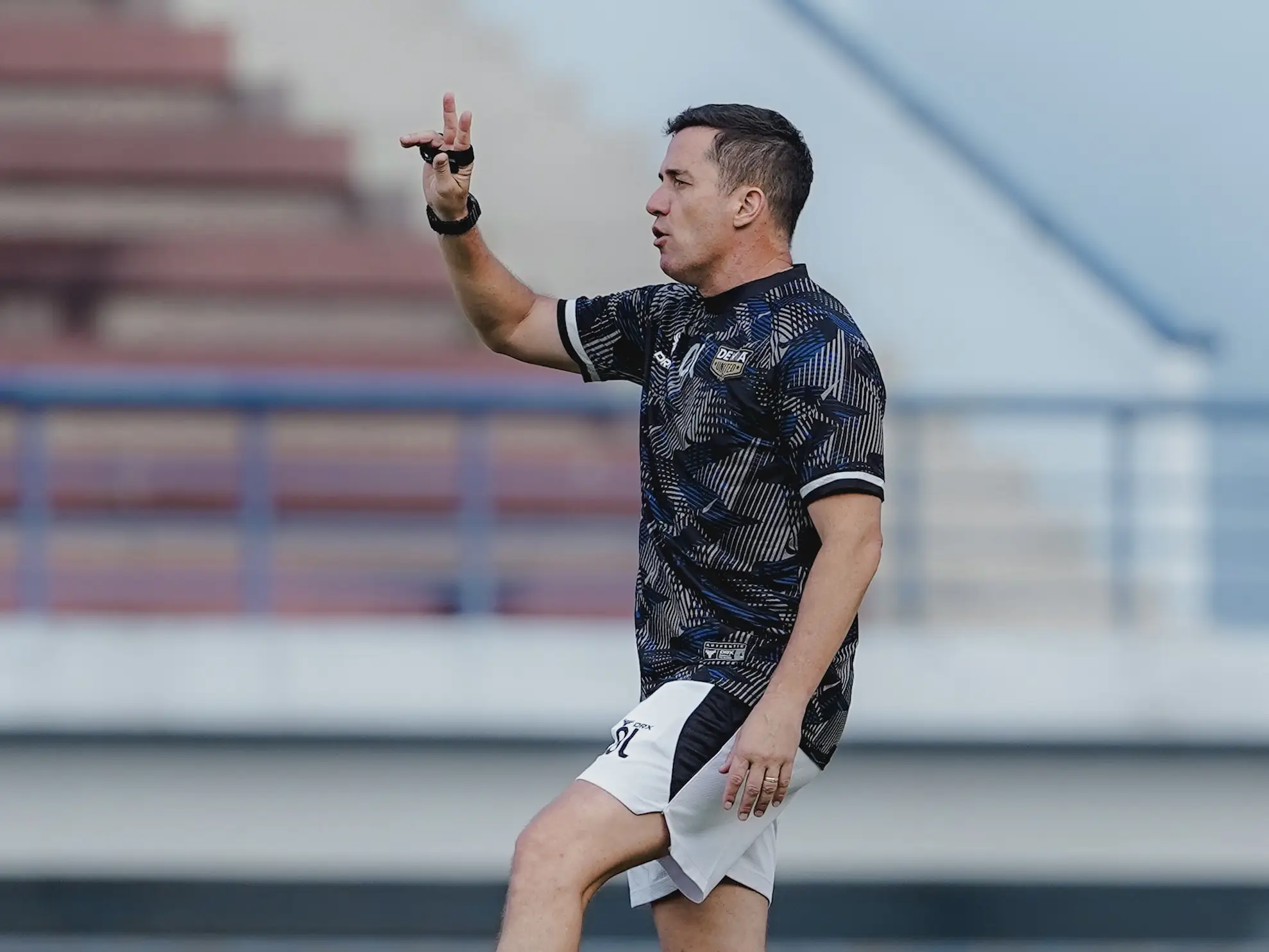 Skuad Dewa United mempersiapkan pertandingan liga